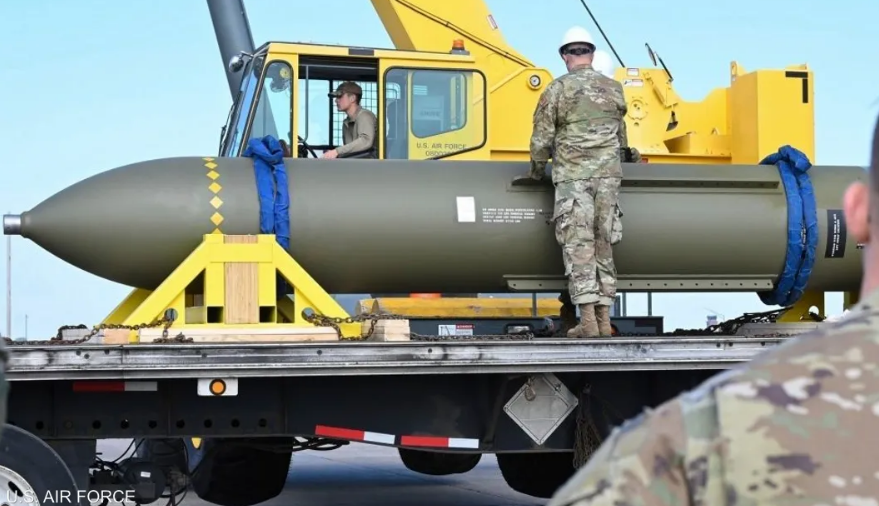 قصة صورة القنبلة الأمريكية GBU-57 والمخبأ الإيراني